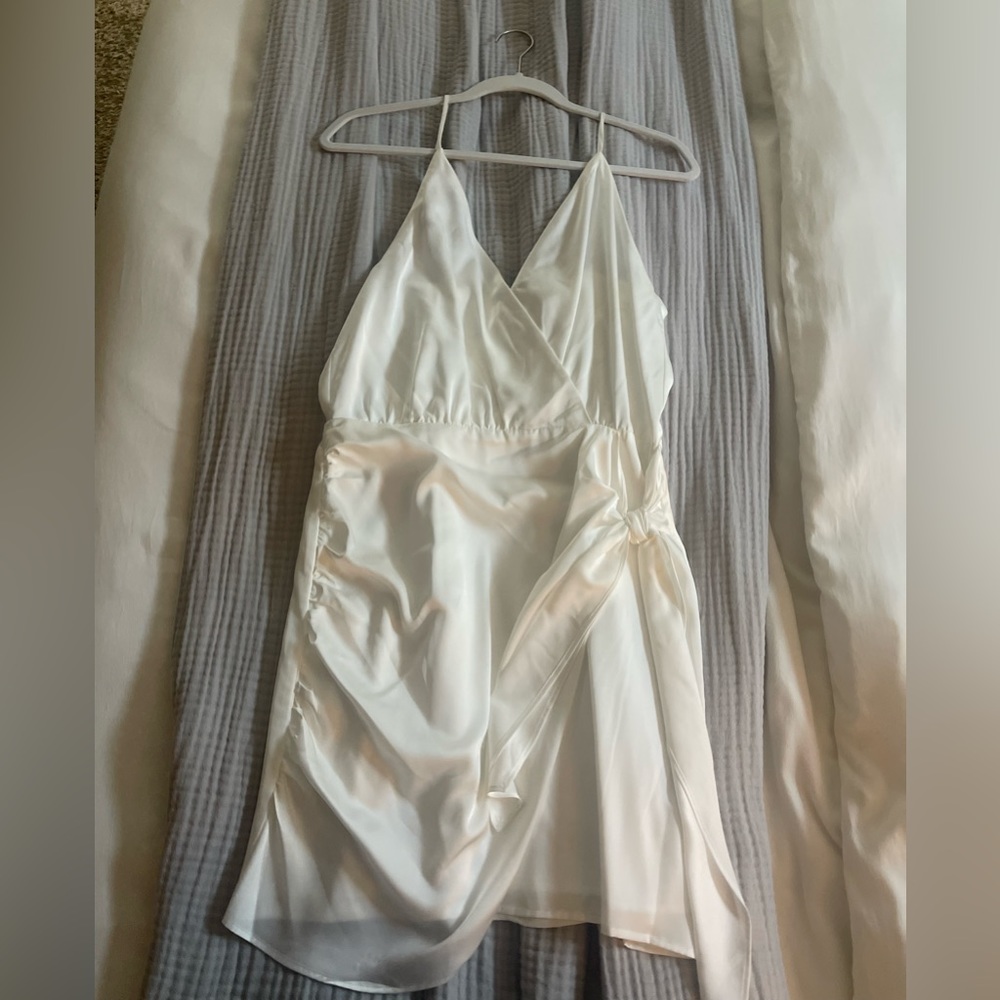 NWT WAYF V-Neck Sleeveless Tie Waist Wrap Mini Dress - Picture 5 of 5